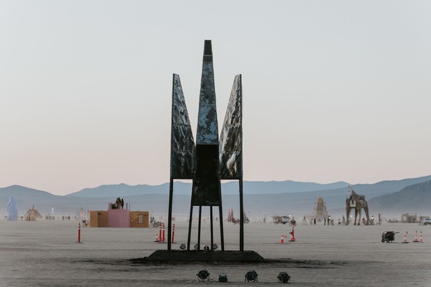 На Burning Man сожгли украинскую скульптуру: Дмитрий Кулеба рассказал, в чем символизм события